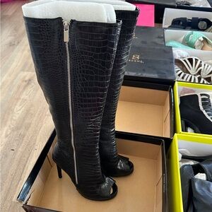 Shoe Dazzle Black Heeled Boots with Textured Finish